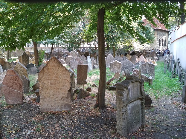 Экскурсии в Праге. Еврейское кладбище