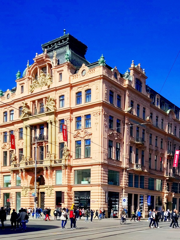 Палац Generali в Праге