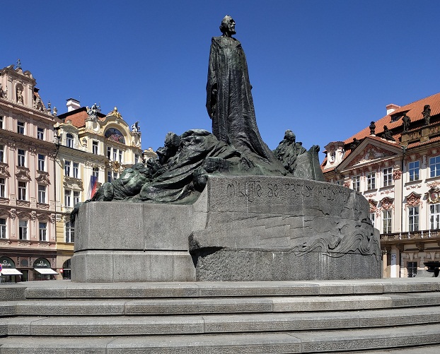 Экскурсии по Праге. Памятник Яну Гусу
