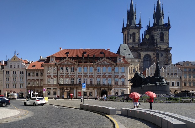 Экскурсия в Праге. Городские площади