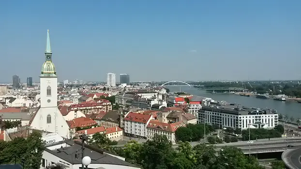 Прага - Братислава - Будапешт - Вена - Прага панорамный вид на Братиславу с собором святого Мартина и Дунаем